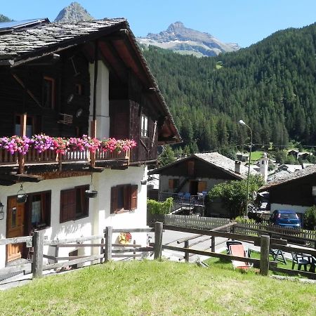 Le Vieux Rascard Chambres D'Hotes Champoluc Zimmer foto