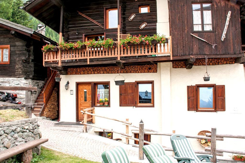 Le Vieux Rascard Chambres D'Hotes Champoluc Exterior foto